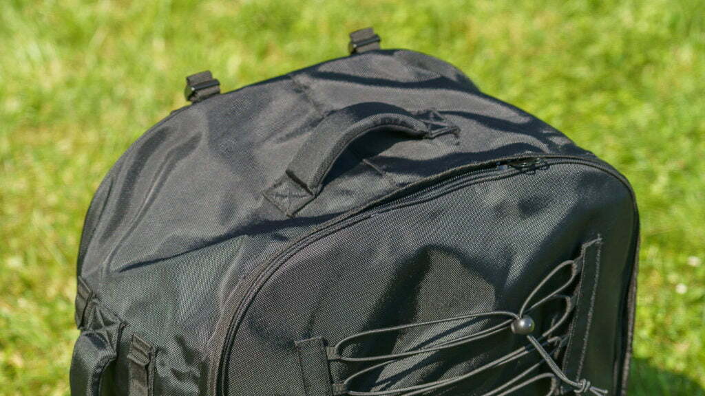 The top of the bag has a well padded handle.